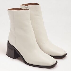 Sam Edelman Winnie Boots in Ivory Size 9